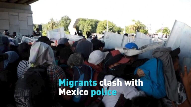 2,000-Person Caravan Surges Past Mexican Riot Police Near Guatemala Border