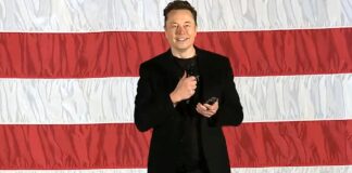 Elon Musk on Oct 17, 2024 in PA tells attendees to register and VOTE for TRUMP!!!